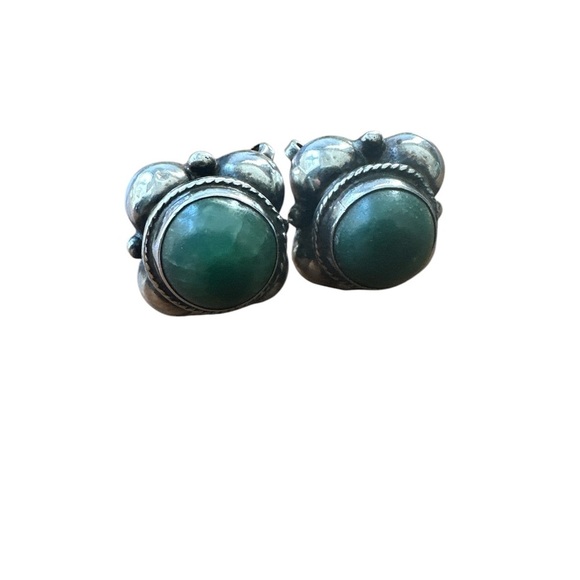 1940's Vintage Mexican Silver Earrings and Bracelet with Jade Cabochons - Picture 9 of 9
